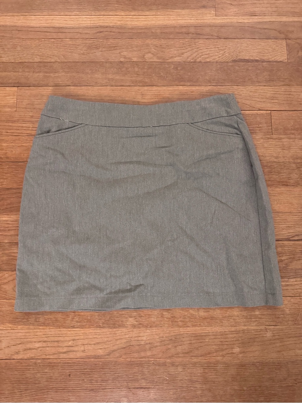 Croft & Barrow Women's Green Gray Mini Skort - Size 10
 b63
